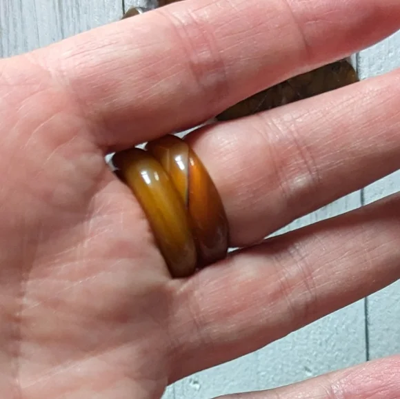 🤎 Set of 2 Banded Agate Warm Caramel Brown Semi-Precious Band Rings ~ 7 1/2 - Picture 4 of 16